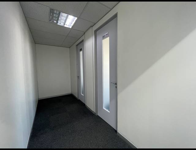 20M² OFFICE TO LET IN SANDTON CENTRAL